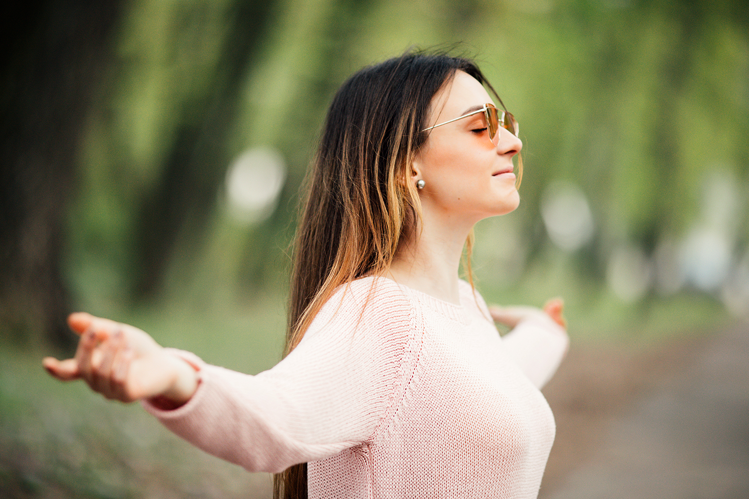Easy Weekend Spring Liver Cleanse a slim and healthy woman celebrating springtime