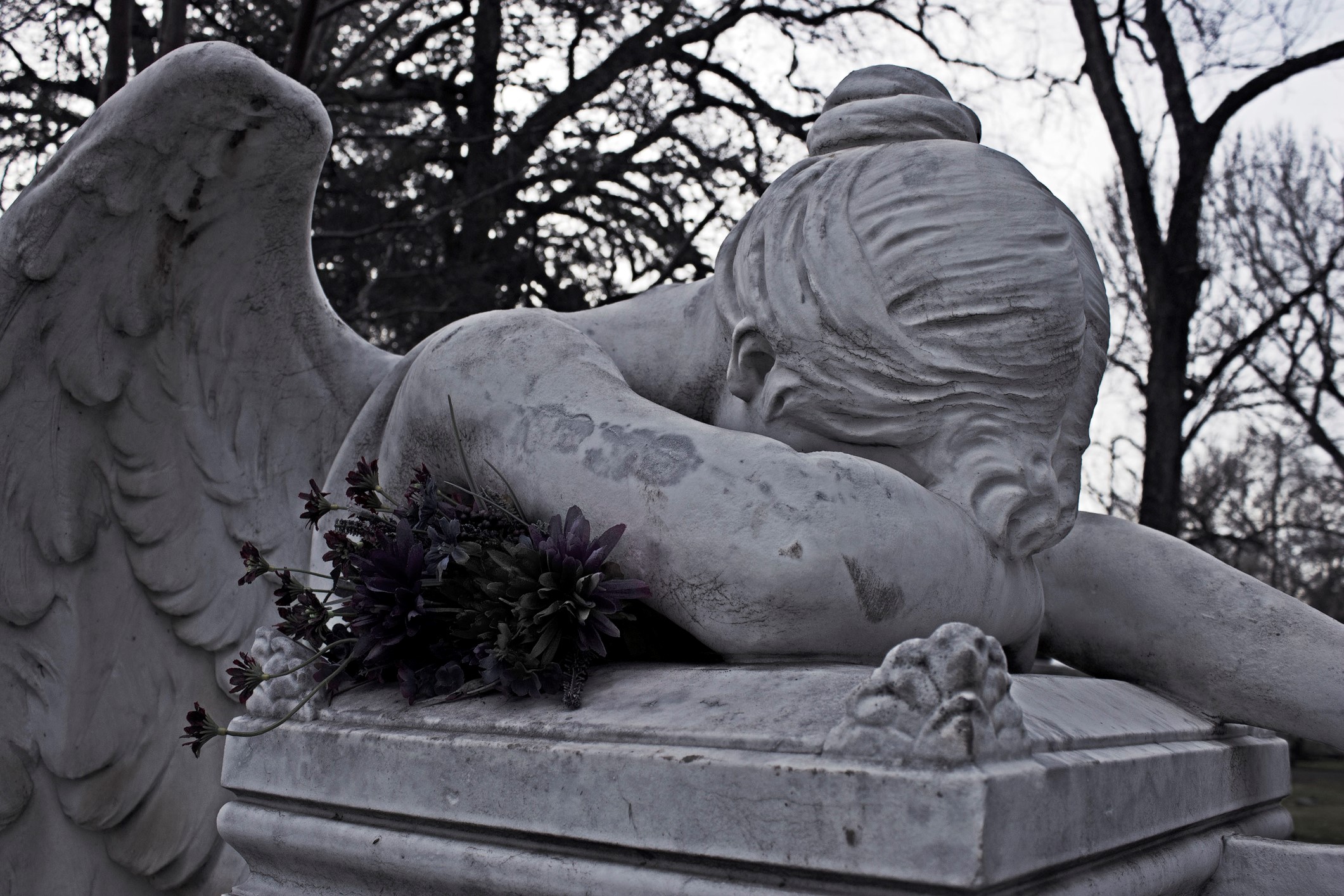 How to Reconnect When You’re Lonely Statue of an Angel