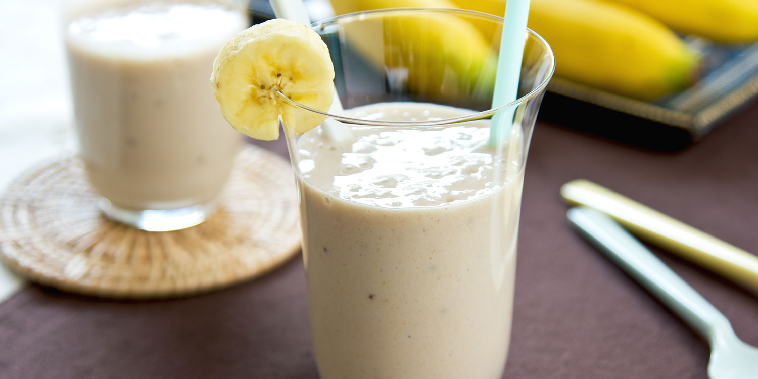 Breakfast Smoothie A cool, creamy smoothie garnished with banana