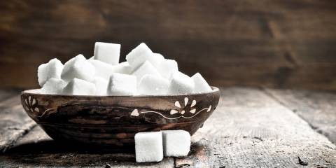 Cubes of sugarr in a bowl 
