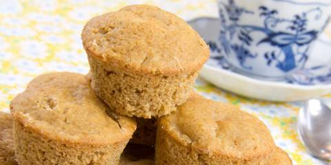 Fresh muffins with pineapple and ginger