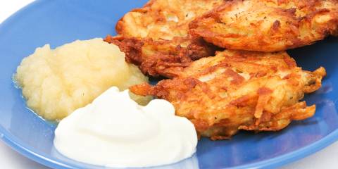 potato pancakes with applesauce and sour cream