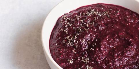 Berry Chia Energy Gel Berry Chia Energy Gel in a white bowl.