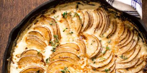 A hot pan of potatoes au gratin
